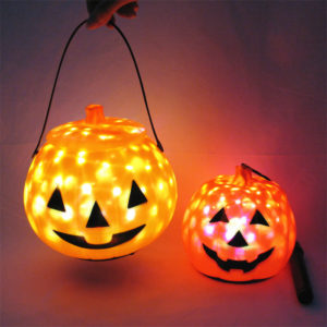 Halloweenská dýňová lampa