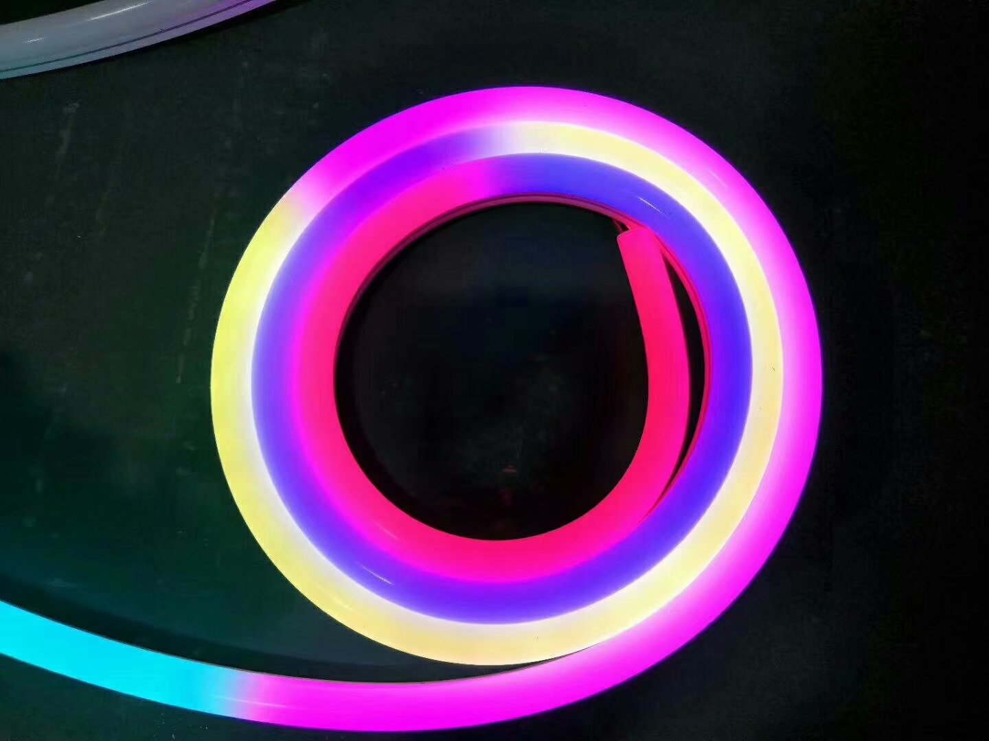 Osoitteellinen neonputki | 1425mm digitaalinen RGB LED Neon Flex 24v DMX Osoitettava DMX LED Neon Flex