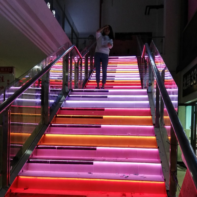 RGB-Sensor-LED-Treppenleuchten | Vollfarben RGB-Treppenbeleuchtung Wand Automatische Treppenbeleuchtungssteuerung Projektinstallation Smart Sensor LED-Treppe